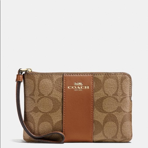 NWT!💕Coach Zipper Wristlet in Signature Canvas